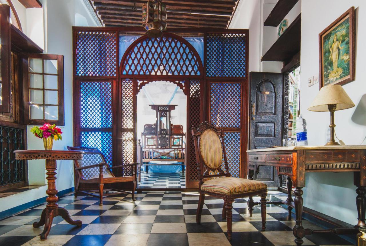 Hotel Emerson On Hurumzi